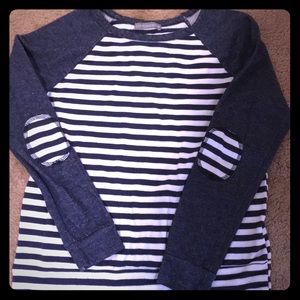 Navy stripped sweatshirt by Loveappella